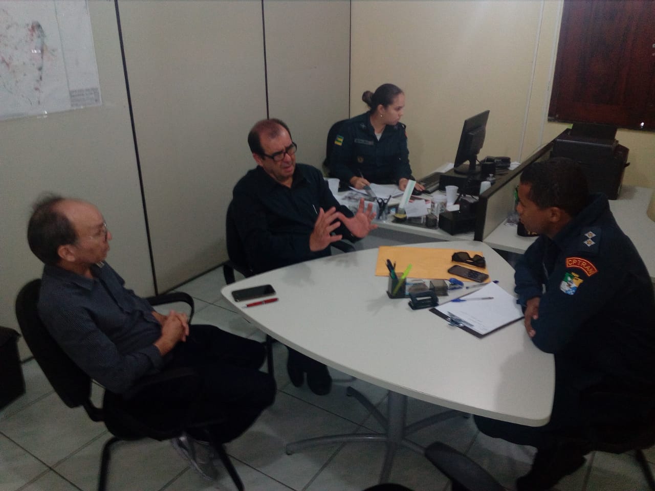 Reitor Angelo Antoniolli e equipe técnica trataram com o tenente Jamisson dos Santos