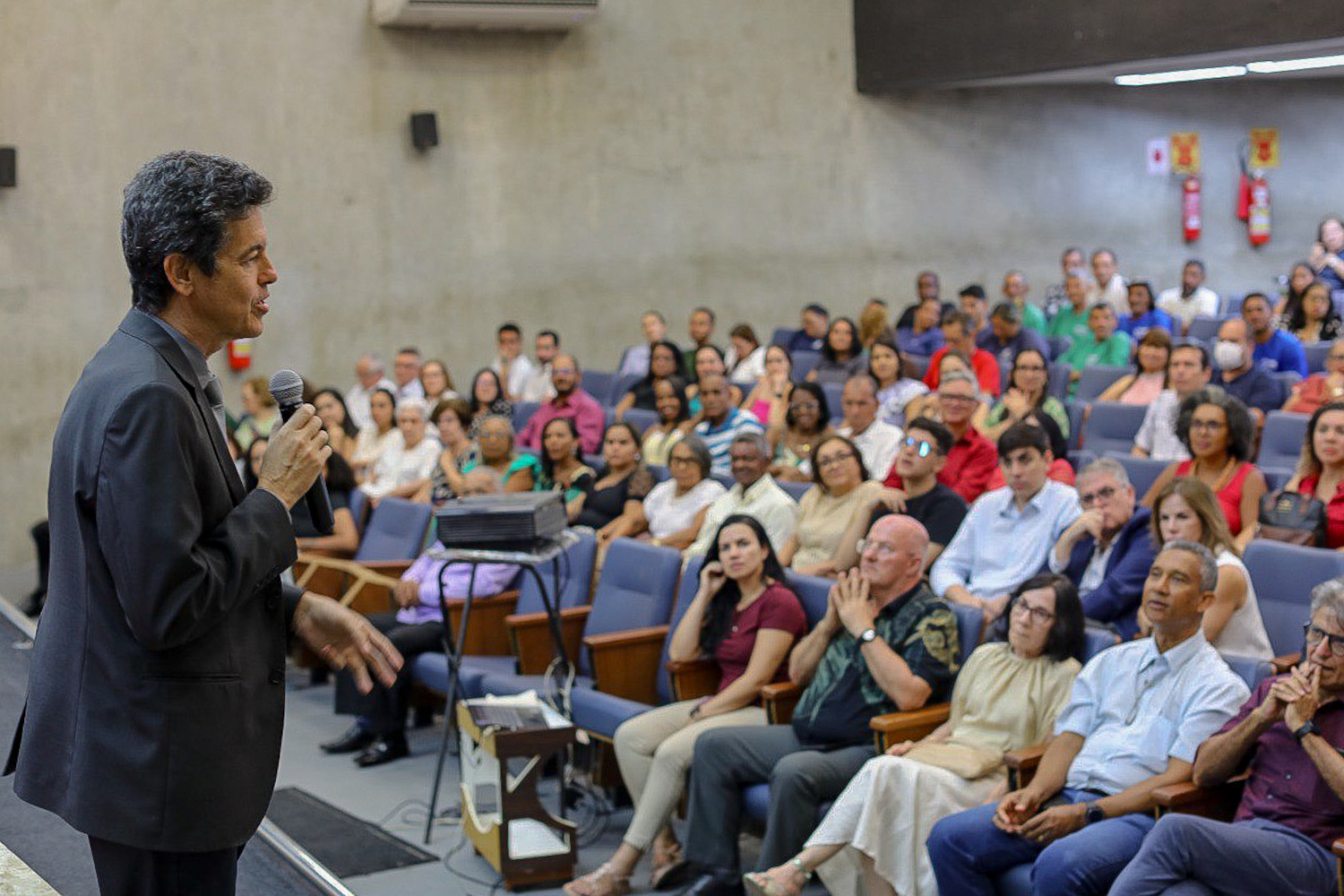 Reitor André Maurício anuncia melhorias na infraestrutura acadêmica (Foto: Elisa Lemos/Ascom UFS)